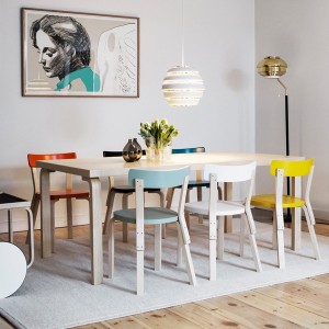 Habitación de niños con Sillas 69 de Artek