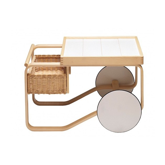 Tea Trolley 900 madera abedul, cerámica blanca y cesta de mimbre de Artek