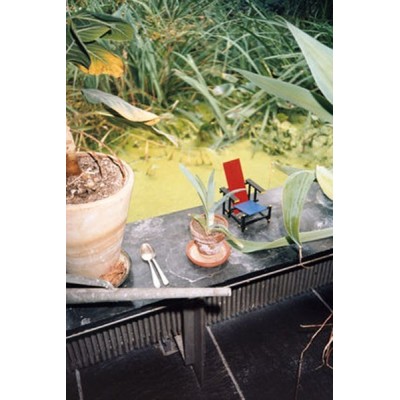 Miniatura Rood Blauwe Stoel Vitra detalle 1 Miniatura Rood Blauwe Stoel Vitra detalle 1