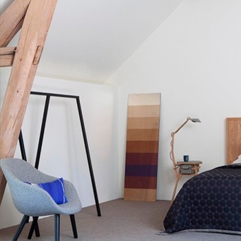 Armoire Loop Stand - Hay Armoire Loop Stand - Hay