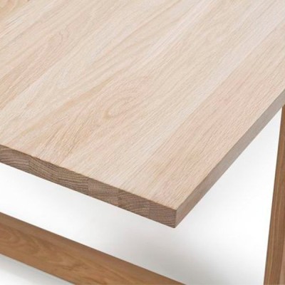 Essai table fixe par Fritz Hansen Essai table fixe par Fritz Hansen