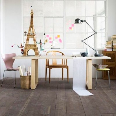 Essai table fixe par Fritz Hansen Essai table fixe par Fritz Hansen