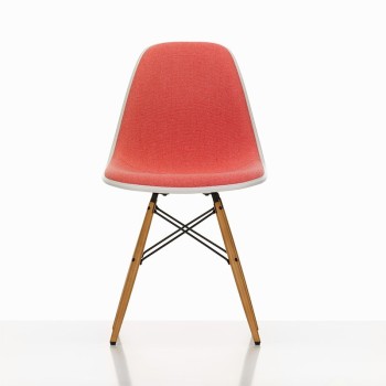 Cadeira de plástico Eames DSW estofada em rosa Cadeira de plástico Eames DSW estofada em rosa