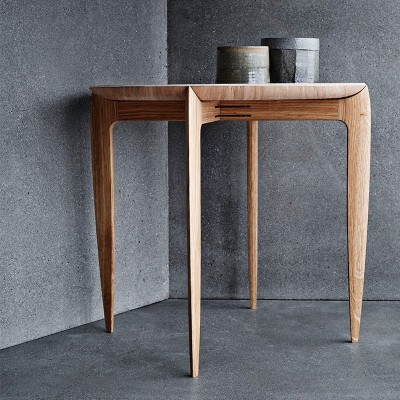 Foldable Tray table Roble - Fritz Hansen Foldable Tray table Roble - Fritz Hansen