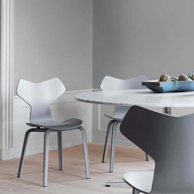 Silla Grand Prix fresno tintado de Fritz Hansen Silla Grand Prix fresno tintado de Fritz Hansen
