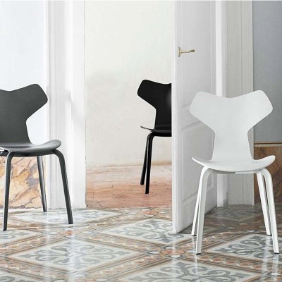 Silla Grand Prix fresno tintado de Fritz Hansen Silla Grand Prix fresno tintado de Fritz Hansen
