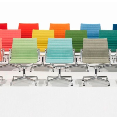 Cadeira de estofamento Hopsak Aluminum EA 104 - Vitra