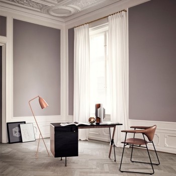 Gräshoppa Floor Lamp Gubi