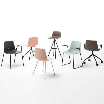 Silla Varya con brazos y ruedas - Inclass Silla Varya con brazos y ruedas - Inclass