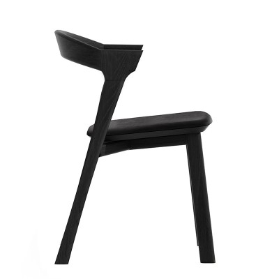 Silla Bok con asiento cuero negro de Ethnicraft en Moises Showroom Silla Bok con asiento cuero negro de Ethnicraft en Moises Showroom