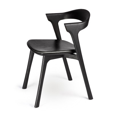 Silla Bok con asiento cuero negro de Ethnicraft en Moises Showroom Silla Bok con asiento cuero negro de Ethnicraft en Moises Showroom