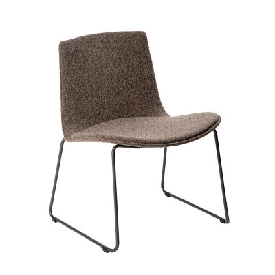 Fauteuil rembourré Lottus avec pied luge Enea