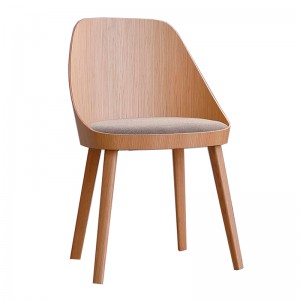 Silla Kaiak de Enea con asiento tapizado en Moises Showroom