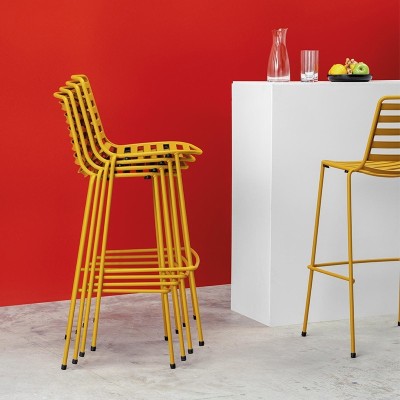 Taburete Street de Enea en Moises Showroom Taburete Street de Enea en Moises Showroom