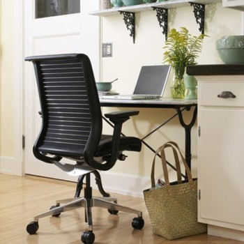 Silla de oficina Think de Steelcase en Moises Showroom Silla de oficina Think de Steelcase en Moises Showroom