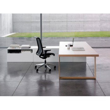 Silla de oficina Think de Steelcase en Moises Showroom Silla de oficina Think de Steelcase en Moises Showroom