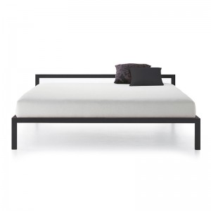 Cama Aluminium Bed lacada de MDF Italia en Moises Showroom