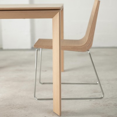 IRU extendable table by Ondarreta IRU extendable table by Ondarreta