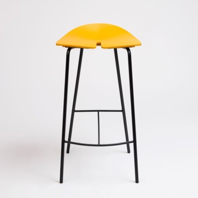 Taburete ANT de Ondarreta en Moises Showroom Taburete ANT de Ondarreta en Moises Showroom