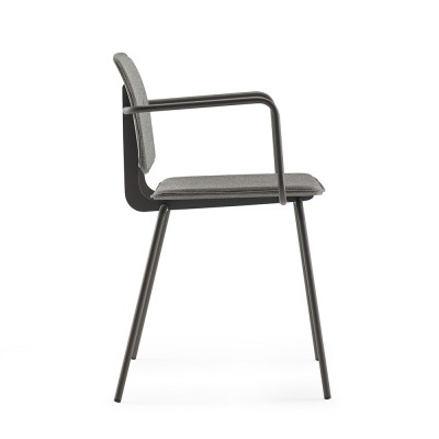 Silla DON de Ondarreta en versión tapizada y con brazos en Moises Showroom Silla DON de Ondarreta en versión tapizada y con brazos en Moises Showroom