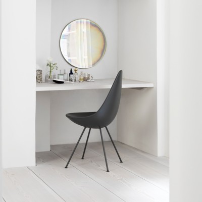 Drop Chair by Fritz Hansen Drop Chair by Fritz Hansen