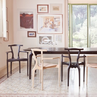 Gaulino dining table Gaulino dining table