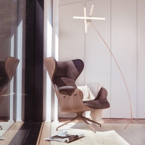 Butaca Lounger con carcasa de madera diseñada por Jaime Hayon para Bd Barcelona en Moises Showroom