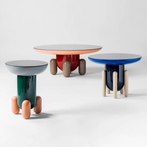 Mesas Explorer diseñadas por Jaime Hayon para BD Barcelona en Moises Showroom