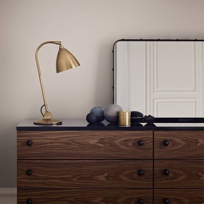 62 commode avec 6 tiroirs de Gubi 62 commode avec 6 tiroirs de Gubi