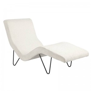 GMG Chaise longue de Gubi en Moises Showroom