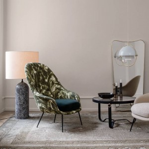 Lámpara de pie Gravity Floor Lamp XL de Gubi en Moises Showroom