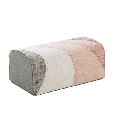 Puf Nuances Burgundy de Gan Rugs en Moises Showroom Puf Nuances Burgundy de Gan Rugs en Moises Showroom