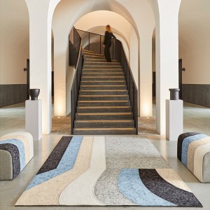 Alfombra Nuances Curve de Gan Rugs en Moises Showroom