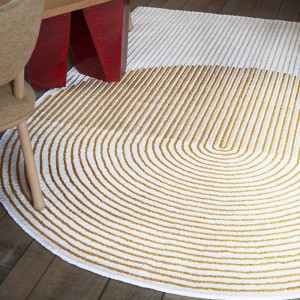 Alfombra PLY Yellow diseñada por MUT design para Gan Rugs en Moises Showroom