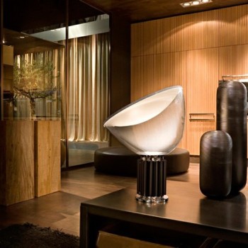 Taccia (PMMA) Design de candeeiro de mesa LED Flos Taccia (PMMA) Design de candeeiro de mesa LED Flos