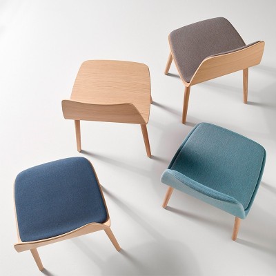 Bisell chair with wooden shell and 2 Trekuupholstered pads Bisell chair with wooden shell and 2 Trekuupholstered pads
