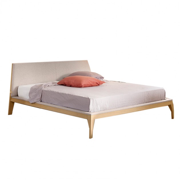 Cama Bel tapizada de treku en Moises Showroom