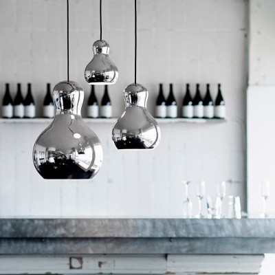 Ambiente bar con Lámparas Calabash color plata Fritz Hansen Ambiente bar con Lámparas Calabash color plata Fritz Hansen