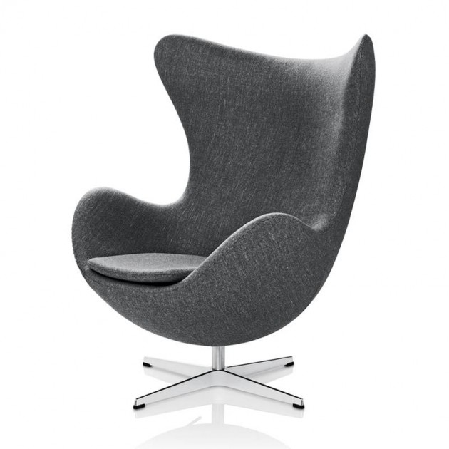 Sillón Egg gris oscuro de Fritz Hansen en Moises Showroom