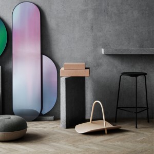 Taburete alto negro de Fritz Hansen en Moises Showroom ambiente 2