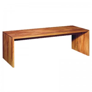 Mesa Ponte en roble macizo de E15. Disponible en Moisés showroom