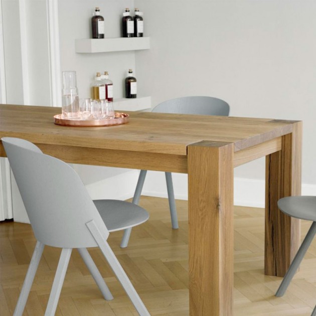 Ambiente comedor Mesa Bigfoot roble macizo de E15. Disponible en Moisés showroom