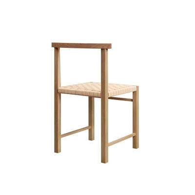 Respaldo Silla Karnak roble asiento en cuero natural de E15. Disponible en Moisés Showroom Respaldo Silla Karnak roble asiento en cuero natural de E15. Disponible en Moisés Showroom