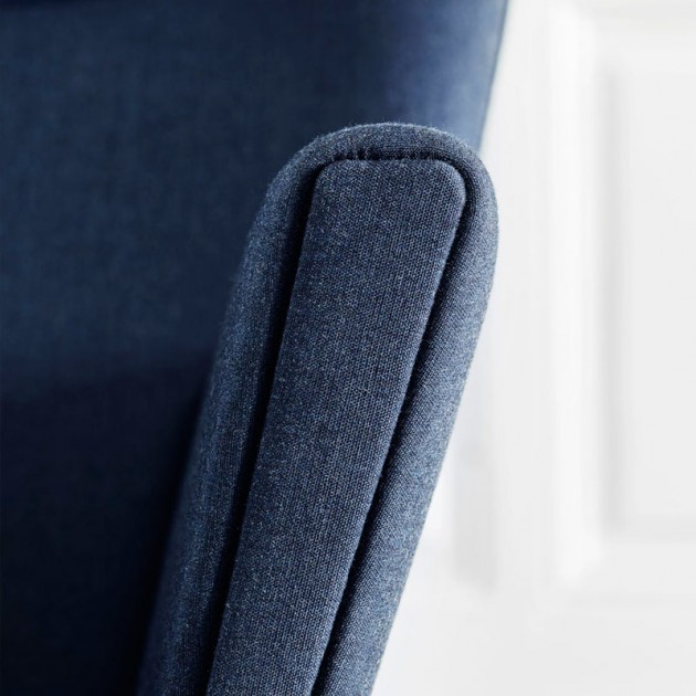 detalle sillón wing chair carl Hansen. Disponible en Moisés showroom