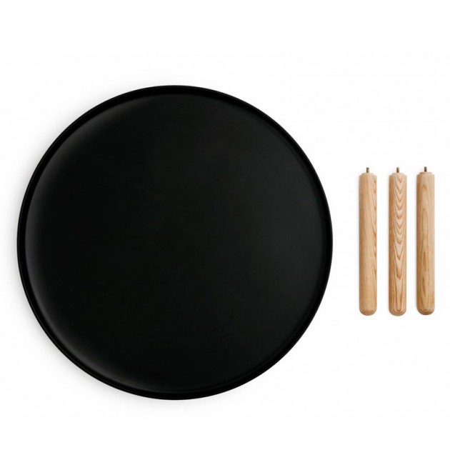 Mesa grande Tablo color negro patas fresno de Normann Copenhagen.