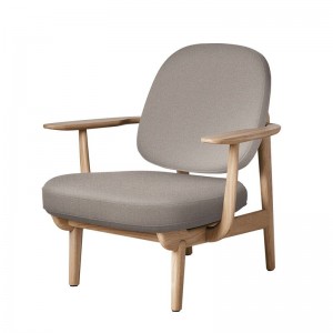 Butaca Fred roble claro Fritz Hansen tela Christianshavn beige