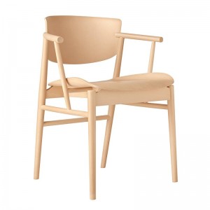 Silla con brazos N01 de Fritz Hansen en madera de haya