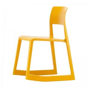 Silla Tip Ton mango de Vitra en Moises Showroom