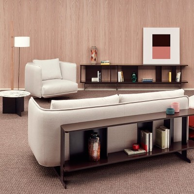 Ambiente 1 butaca Serene con base en cruz de Joquer en Moises Showroom Ambiente 1 butaca Serene con base en cruz de Joquer en Moises Showroom