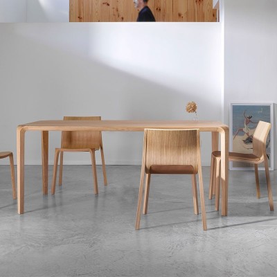 Mesa de comedor Silu de Ondarreta en Moises Showroom Mesa de comedor Silu de Ondarreta en Moises Showroom